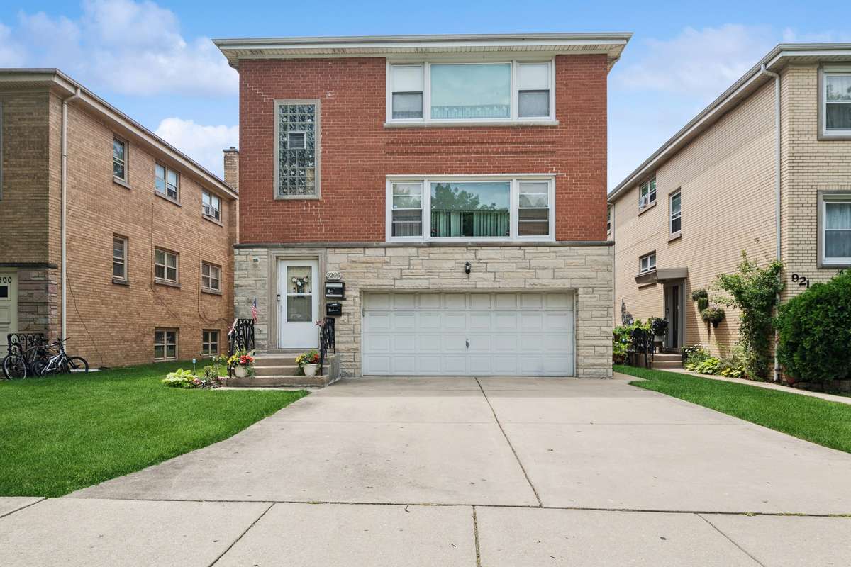 9206 Bennett AVE, Evanston, IL 60203