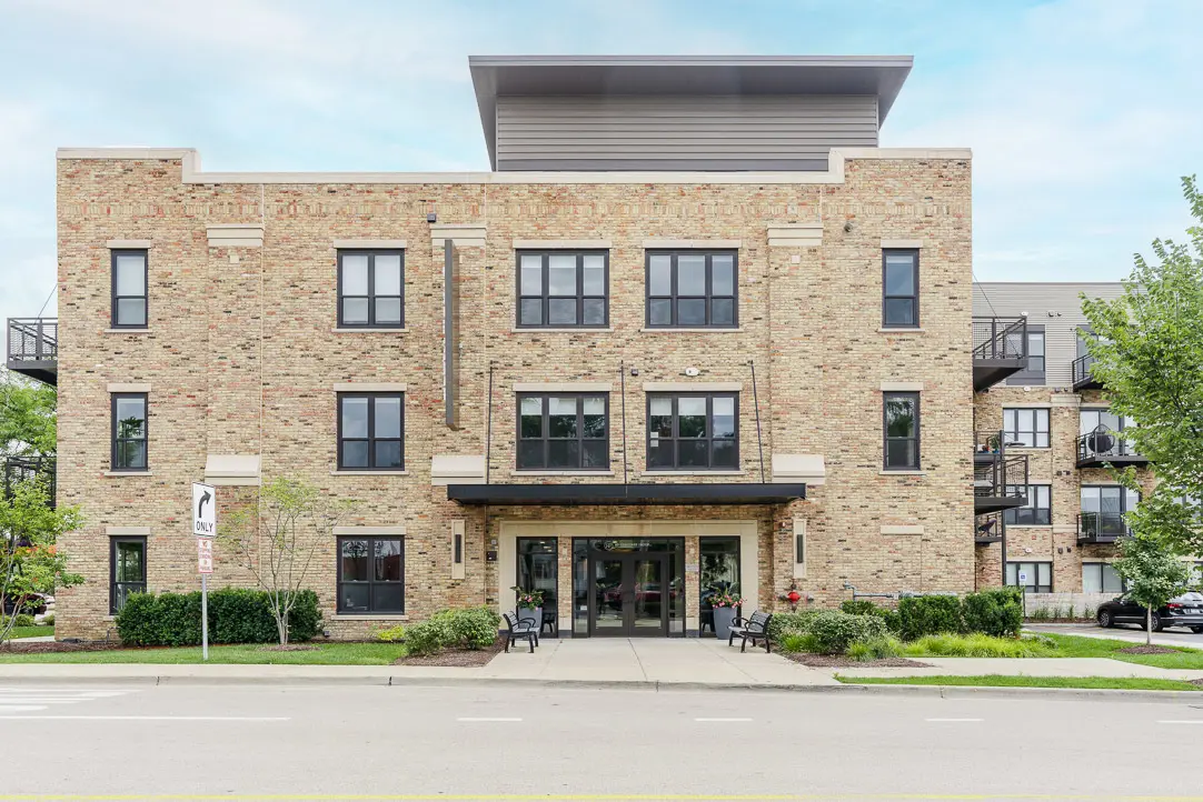 101 W Liberty ST #102, Barrington, IL 60010