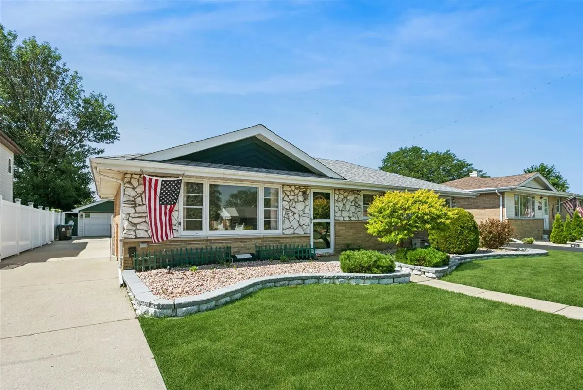 7821 W 73rd PL, Bridgeview, IL 60455