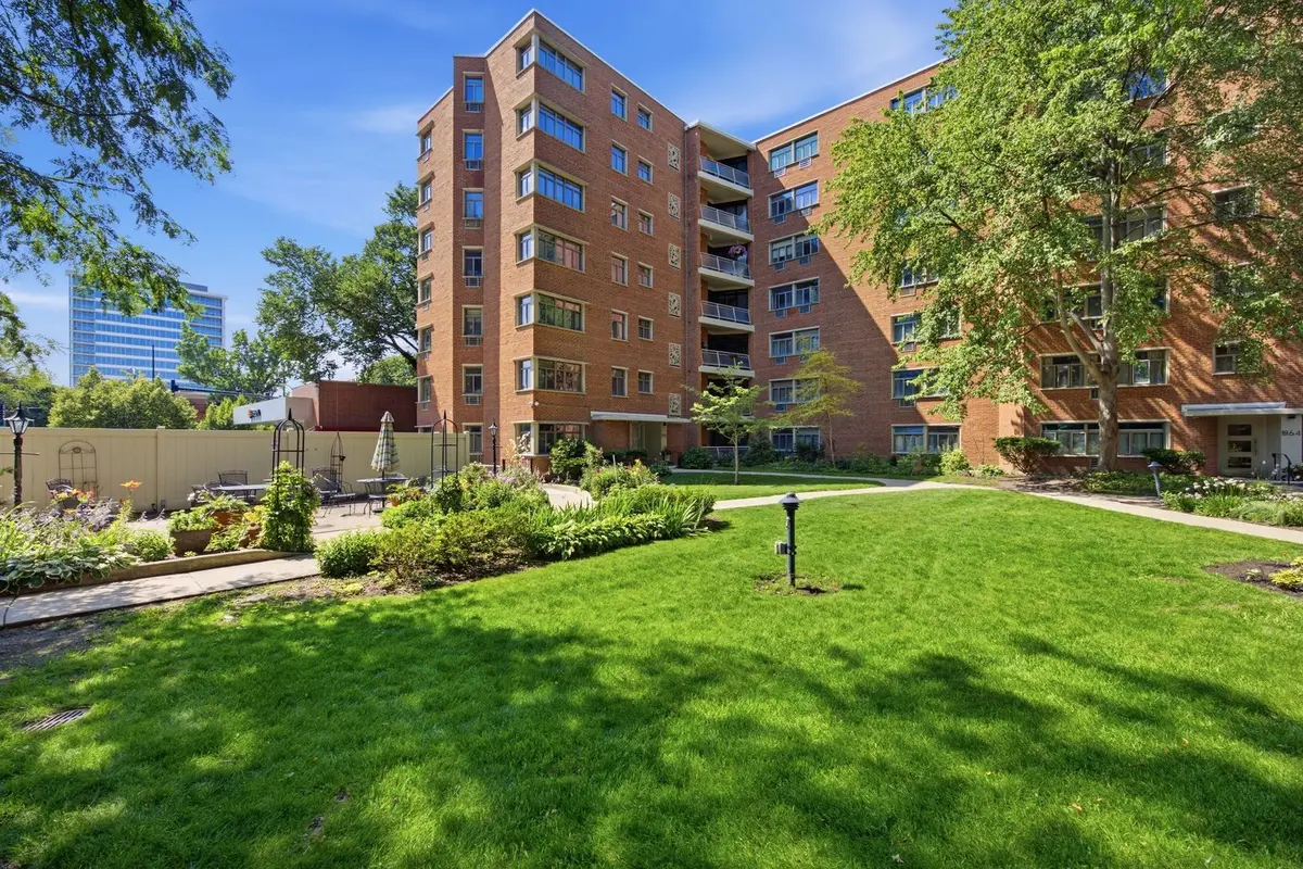 1862 Sherman AVE #1NW, Evanston, IL 60201
