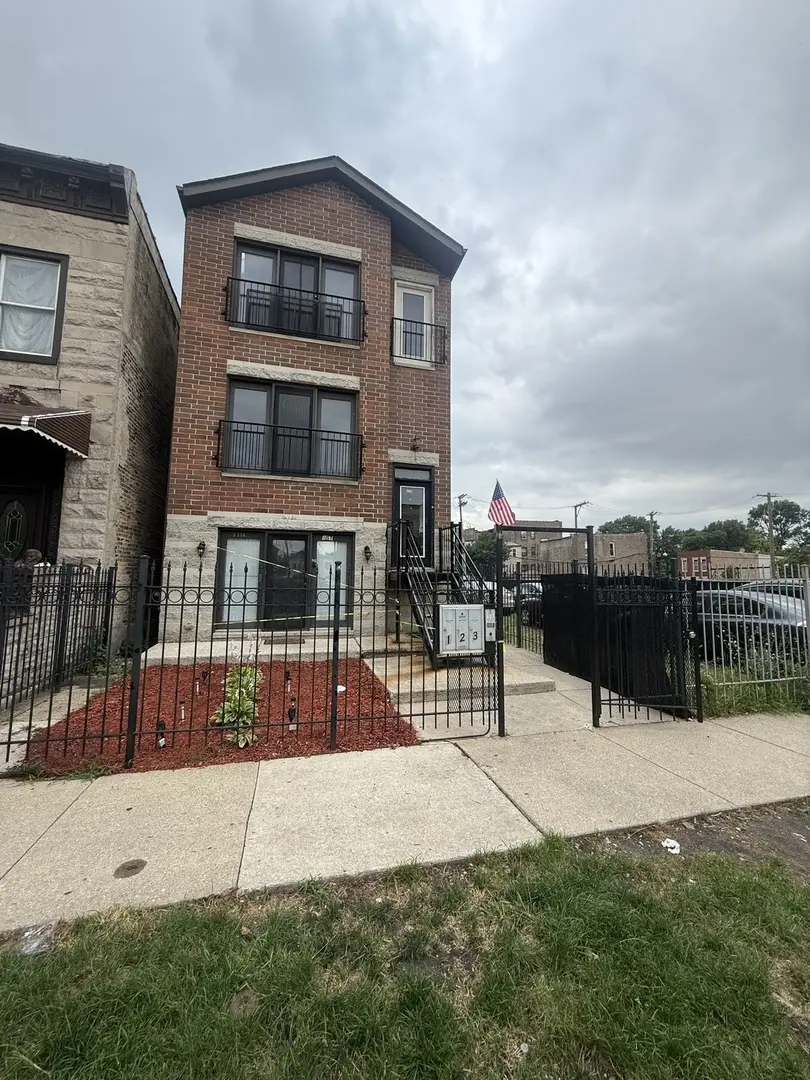 1114 S Albany AVE #2, Chicago, IL 60612