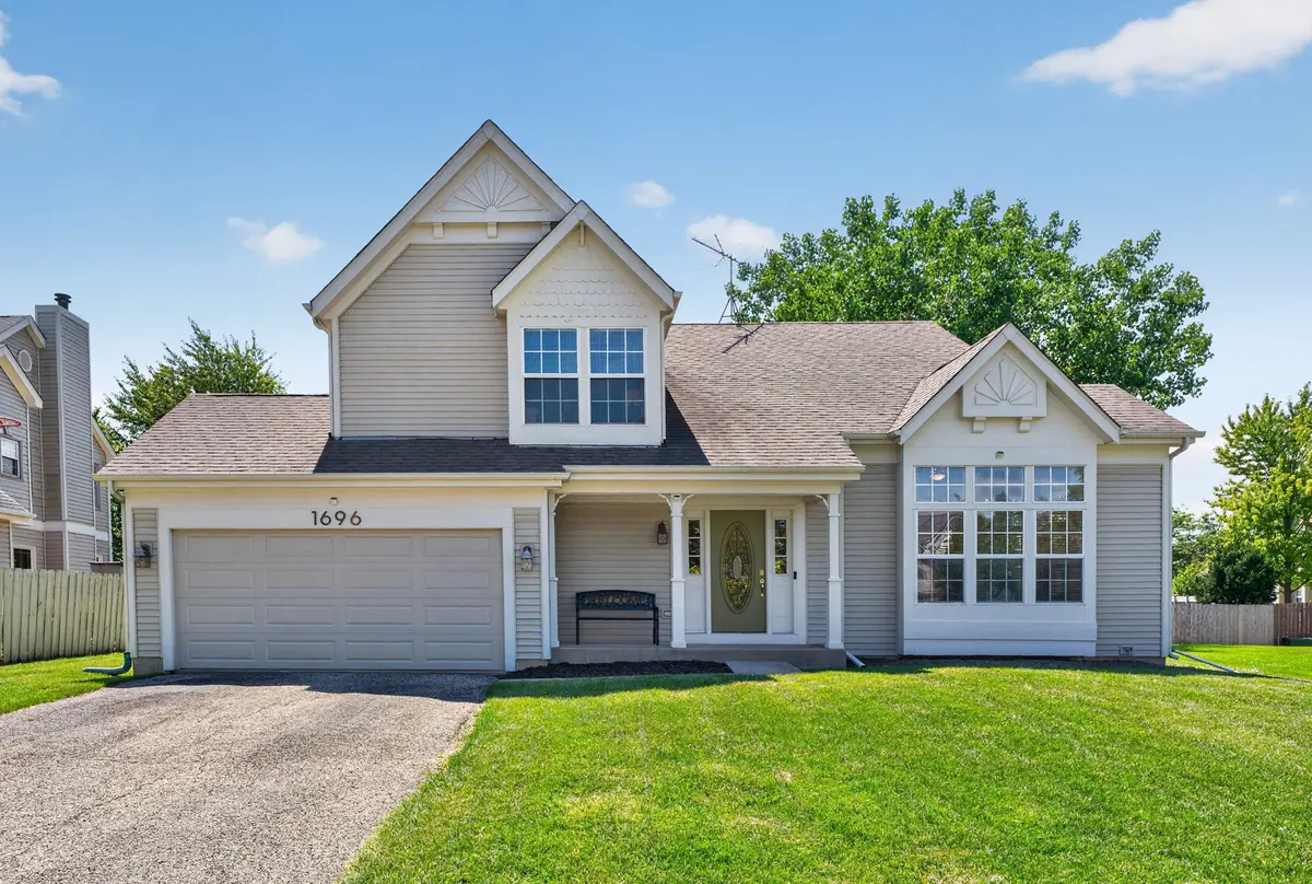1696 Brigham LN, Crystal Lake, IL 60014