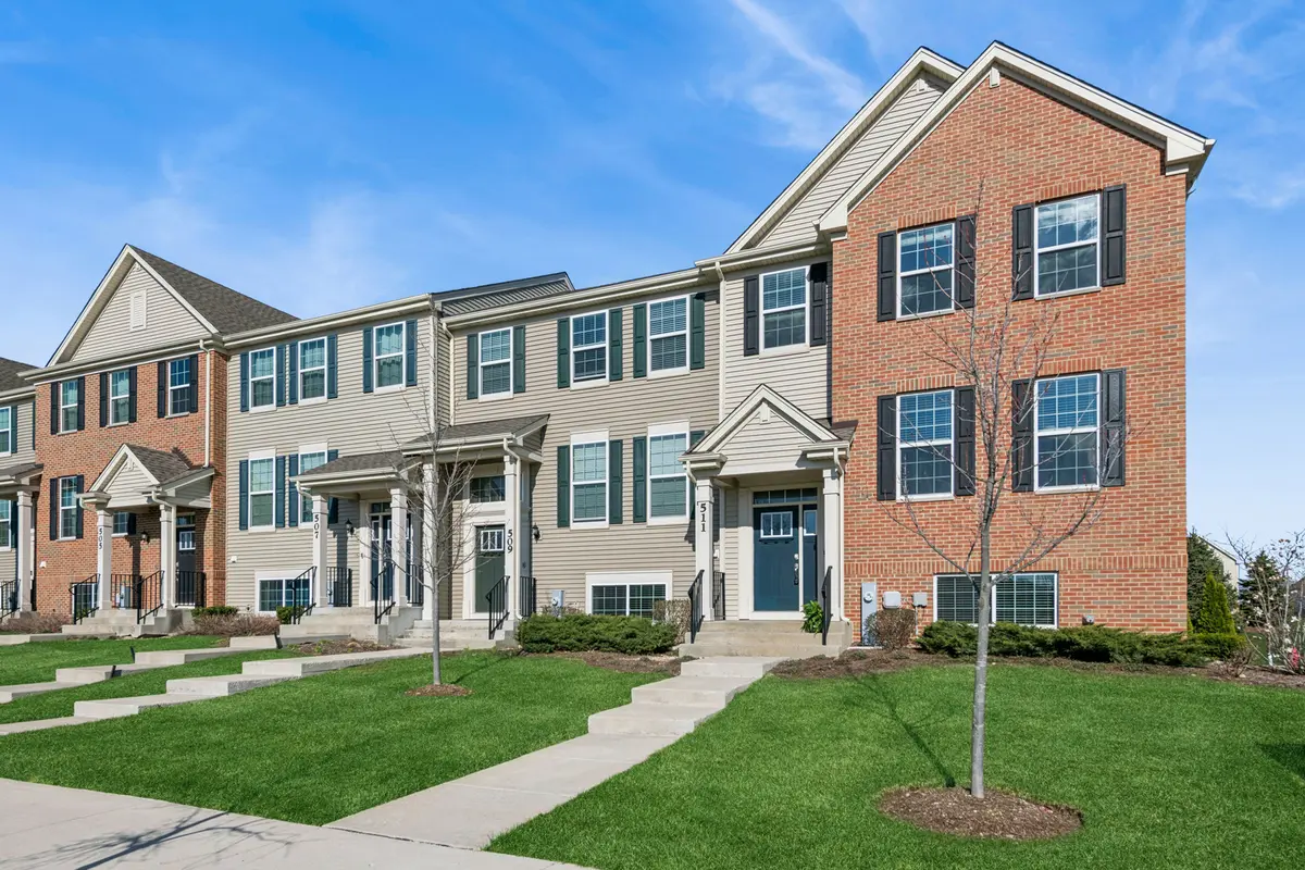 511 Cimmaron CIR, Crystal Lake, IL 60012