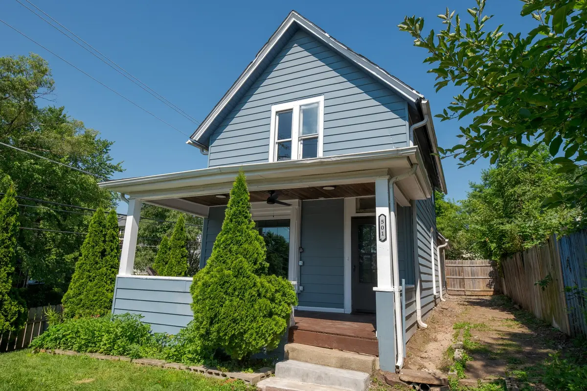 501 Raymond ST, Elgin, IL 60120