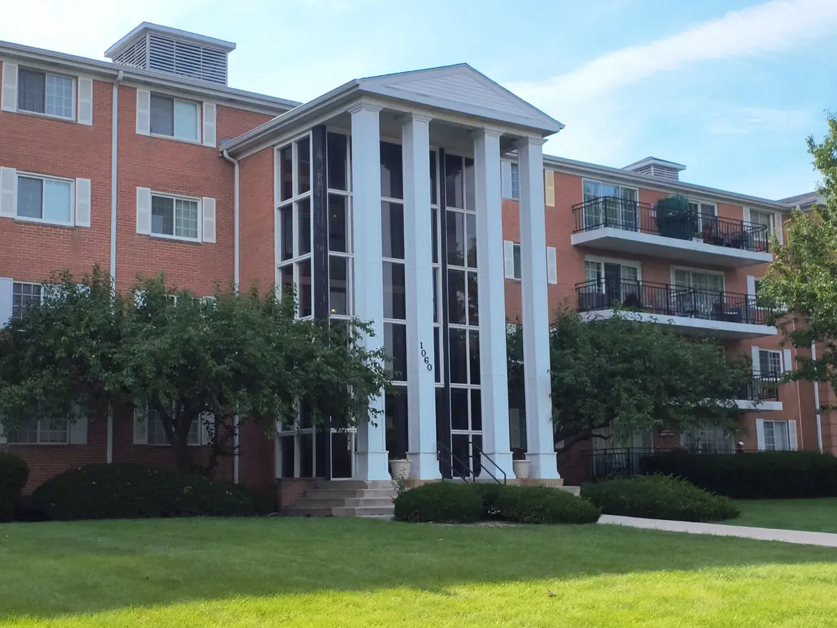 1060 N Farnsworth AVE #1402, Aurora, IL 60505