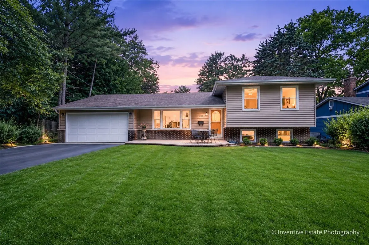 1152 George LN, Naperville, IL 60540