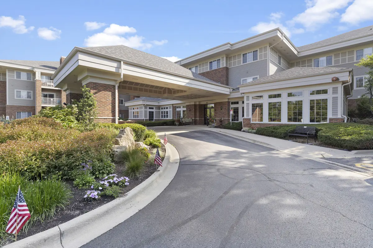 801 N McLean BLVD #124, Elgin, IL 60123