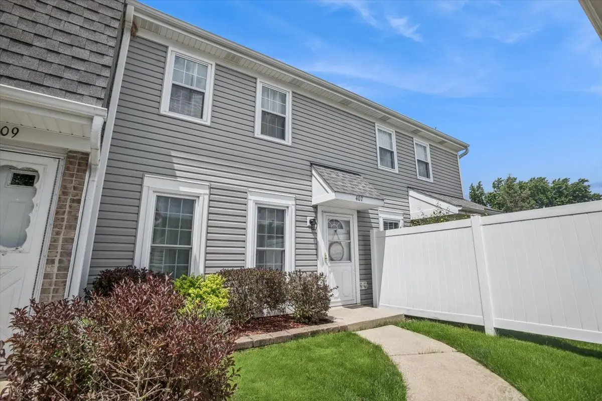 407 Chelsea CV, Roselle, IL 60172