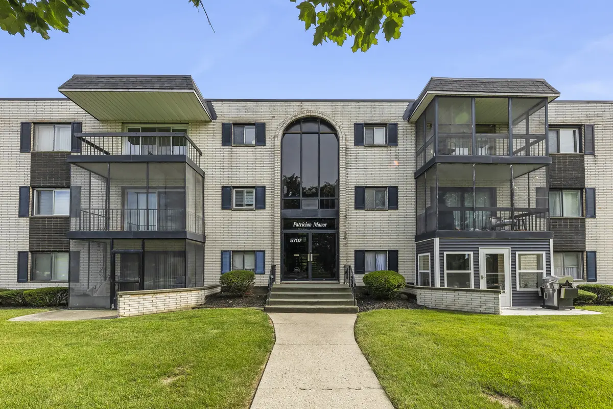 5707 129th ST #2D, Crestwood, IL 60418