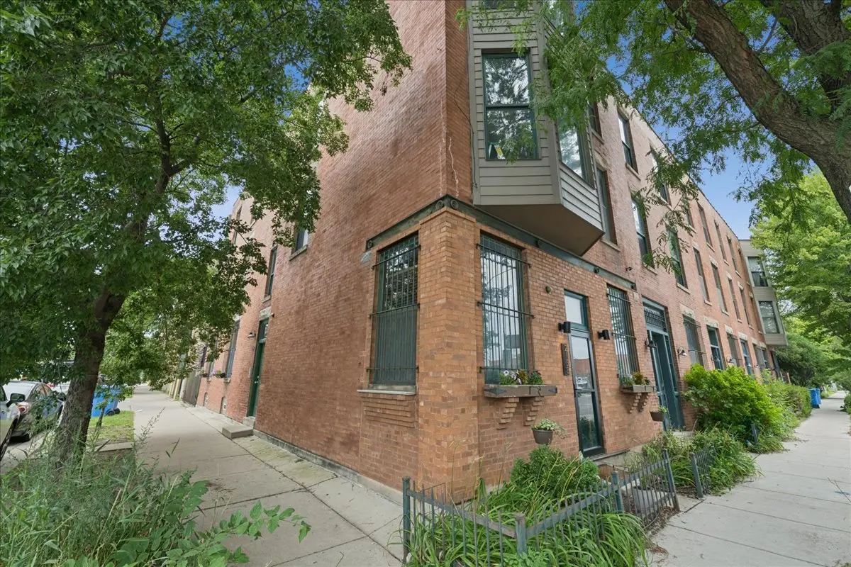 439 N Leavitt ST #3, Chicago, IL 60612