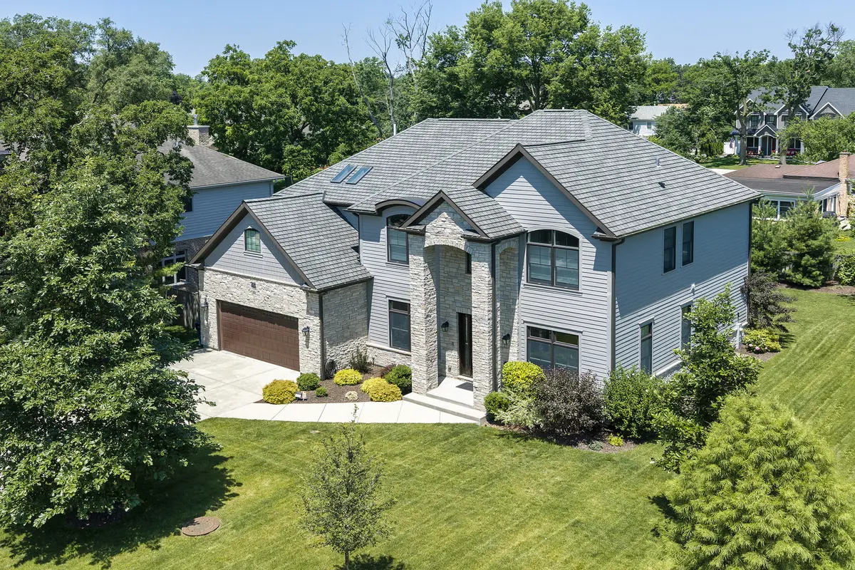 2204 Dehne RD, Northbrook, IL 60062