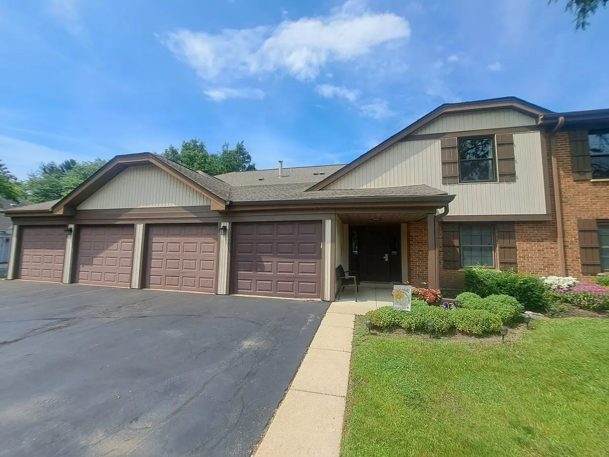 1232 Plum Tree CT #A1, Schaumburg, IL 60193