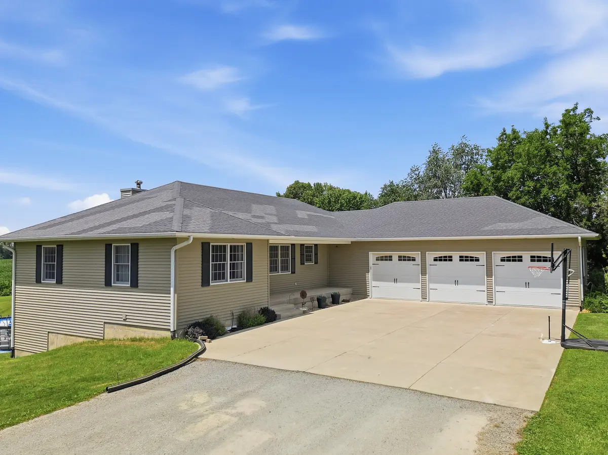 19481 Blue Goose RD, Morrison, IL 61270