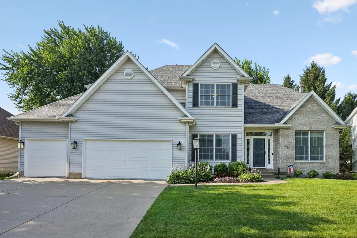 3105 48th AVE, Bettendorf, IA 52722