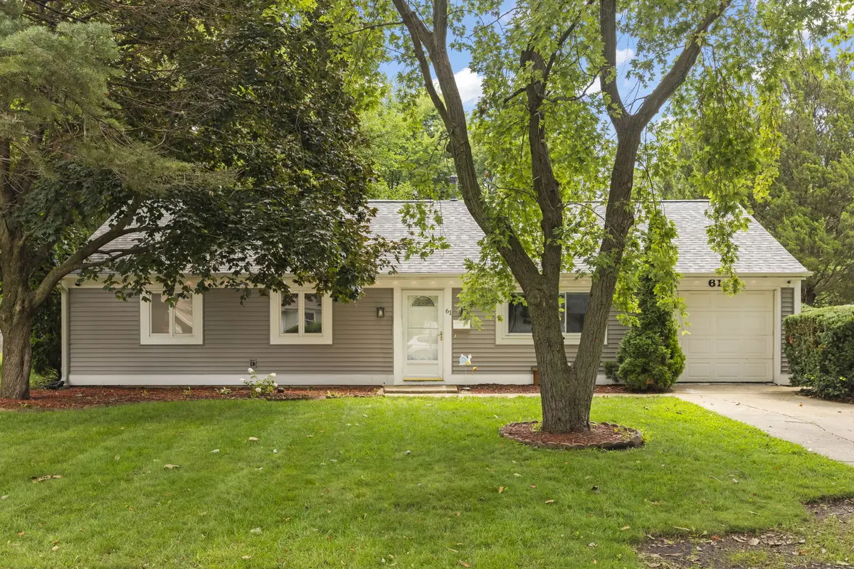 61 Eastfield RD, Montgomery, IL 60538