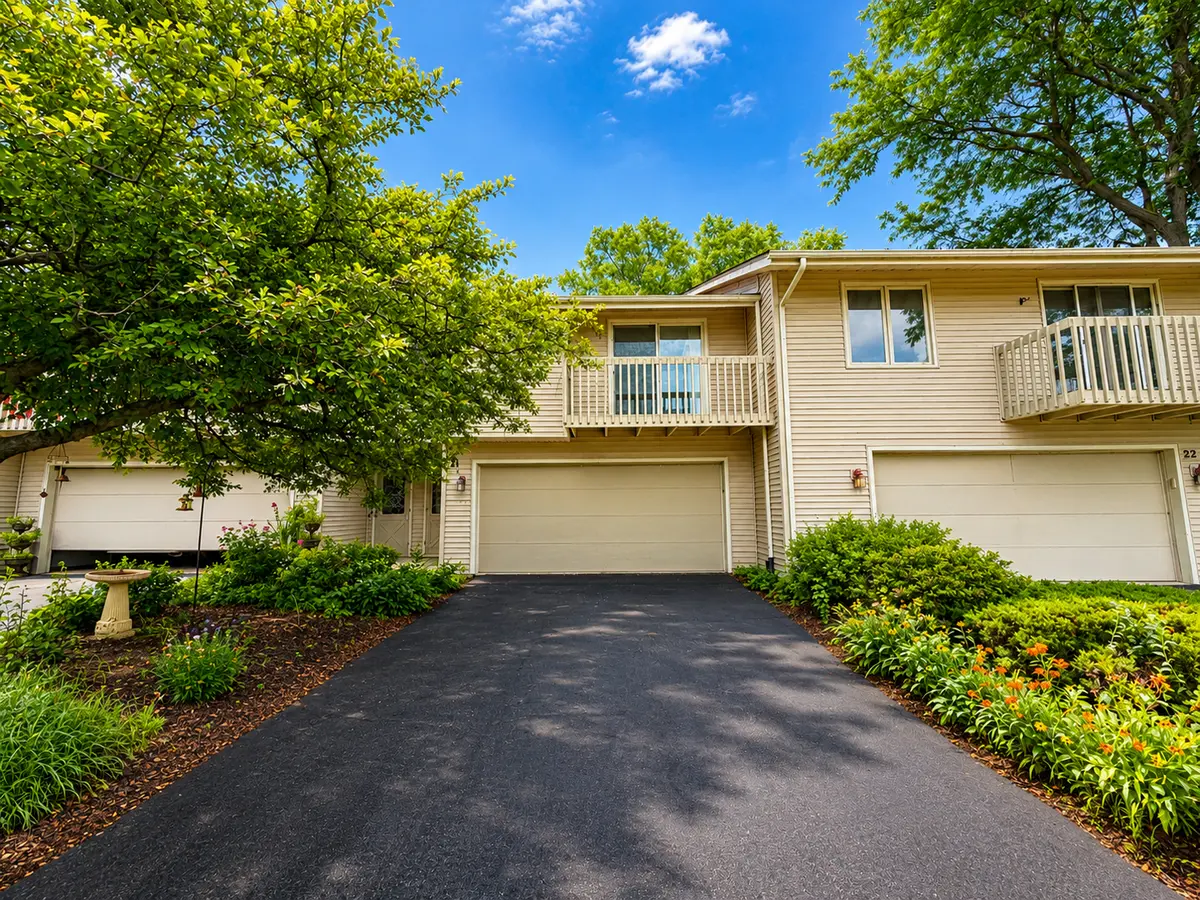 4685 High Point DR #21, Rockford, IL 61114