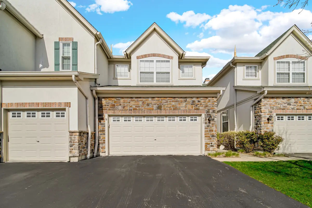 439 Bay Tree CIR, Vernon Hills, IL 60061
