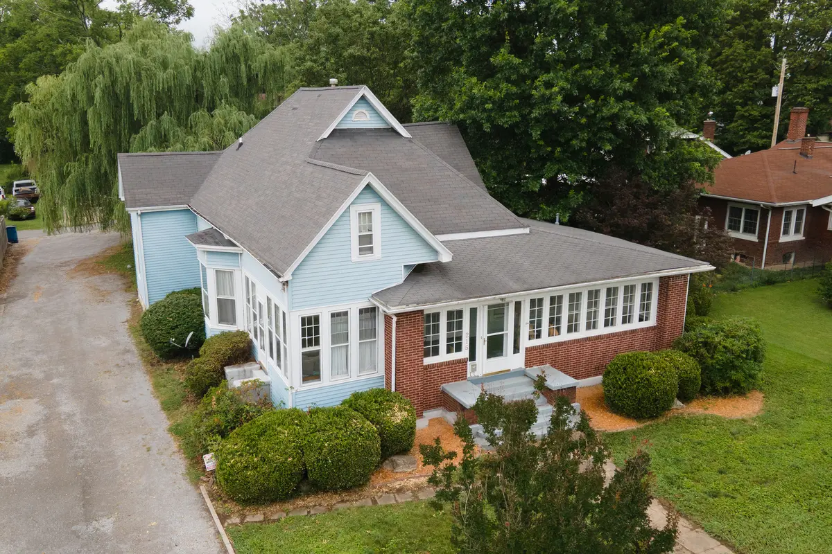 215 S 20th ST, Murphysboro, IL 62966