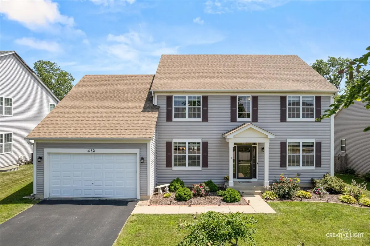 432 Bluegrass Pkwy, Oswego, IL 60543