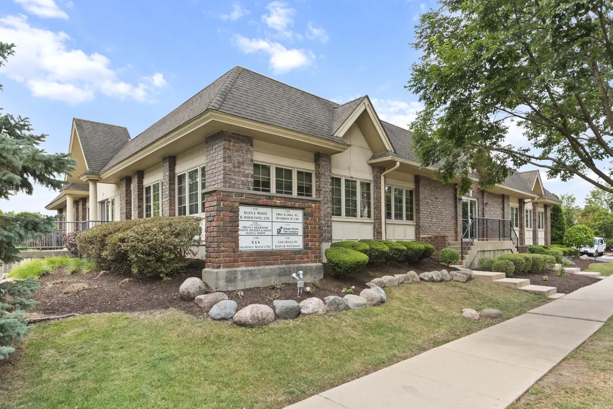 1557 Warren AVE, Downers Grove, IL 60515
