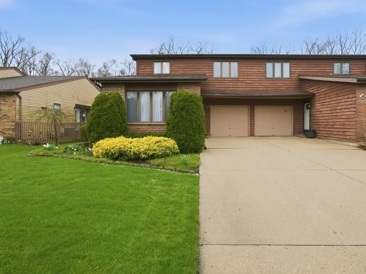 312 Brookdale DR #A, Bloomingdale, IL 60108