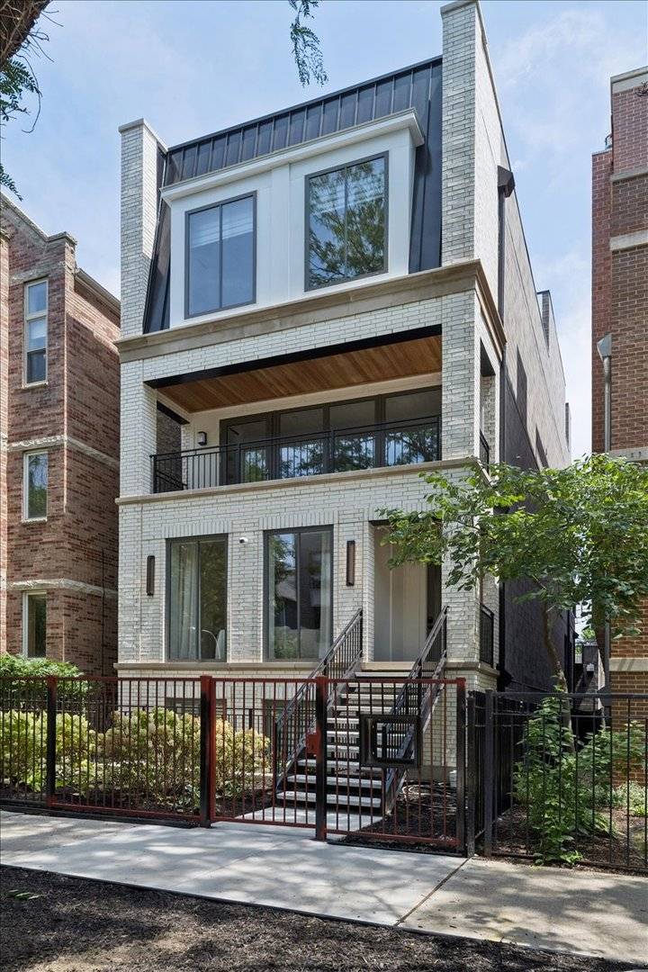 3739 N Clifton AVE #1, Chicago, IL 60613