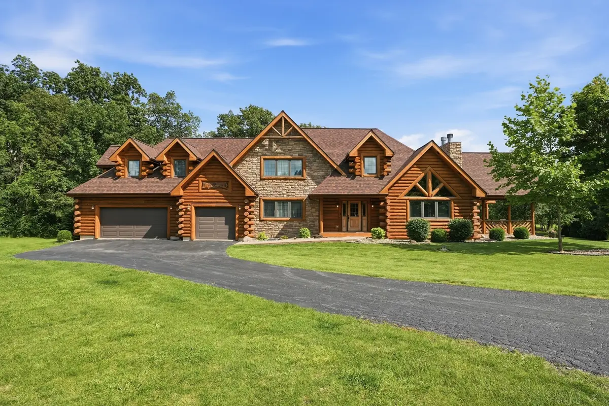 6125 Tulip LN, Grant Park, IL 60940