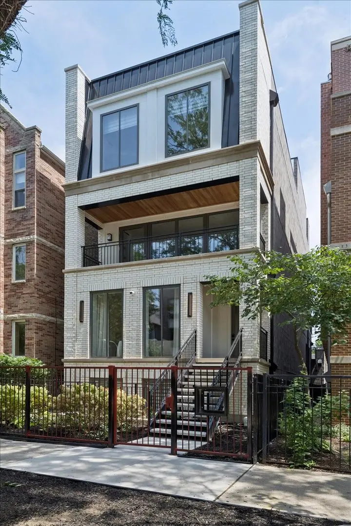 3739 N Clifton AVE #2, Chicago, IL 60613