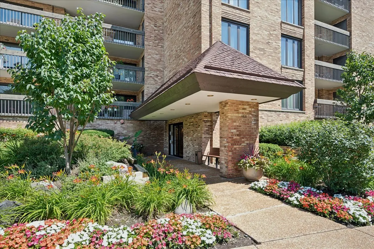 1621 Mission Hills RD #110, Northbrook, IL 60062