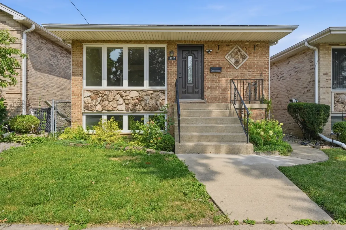 4225 N Newland AVE, Harwood Heights, IL 60706