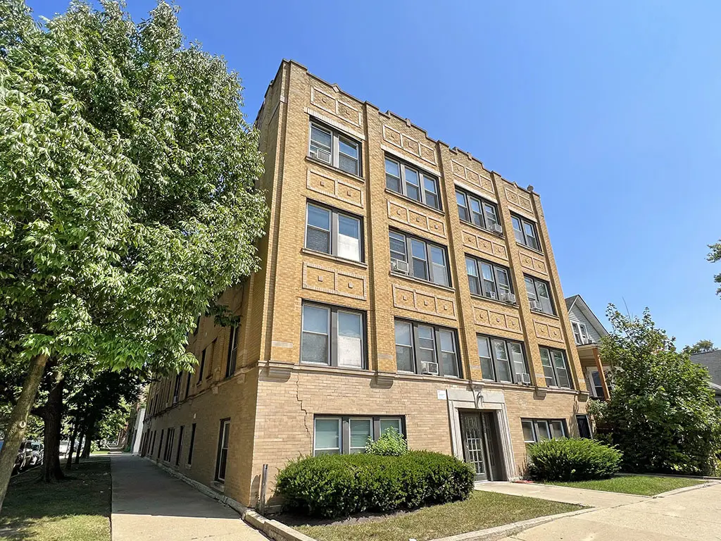 3853 W Schubert AVE #1, Chicago, IL 60647