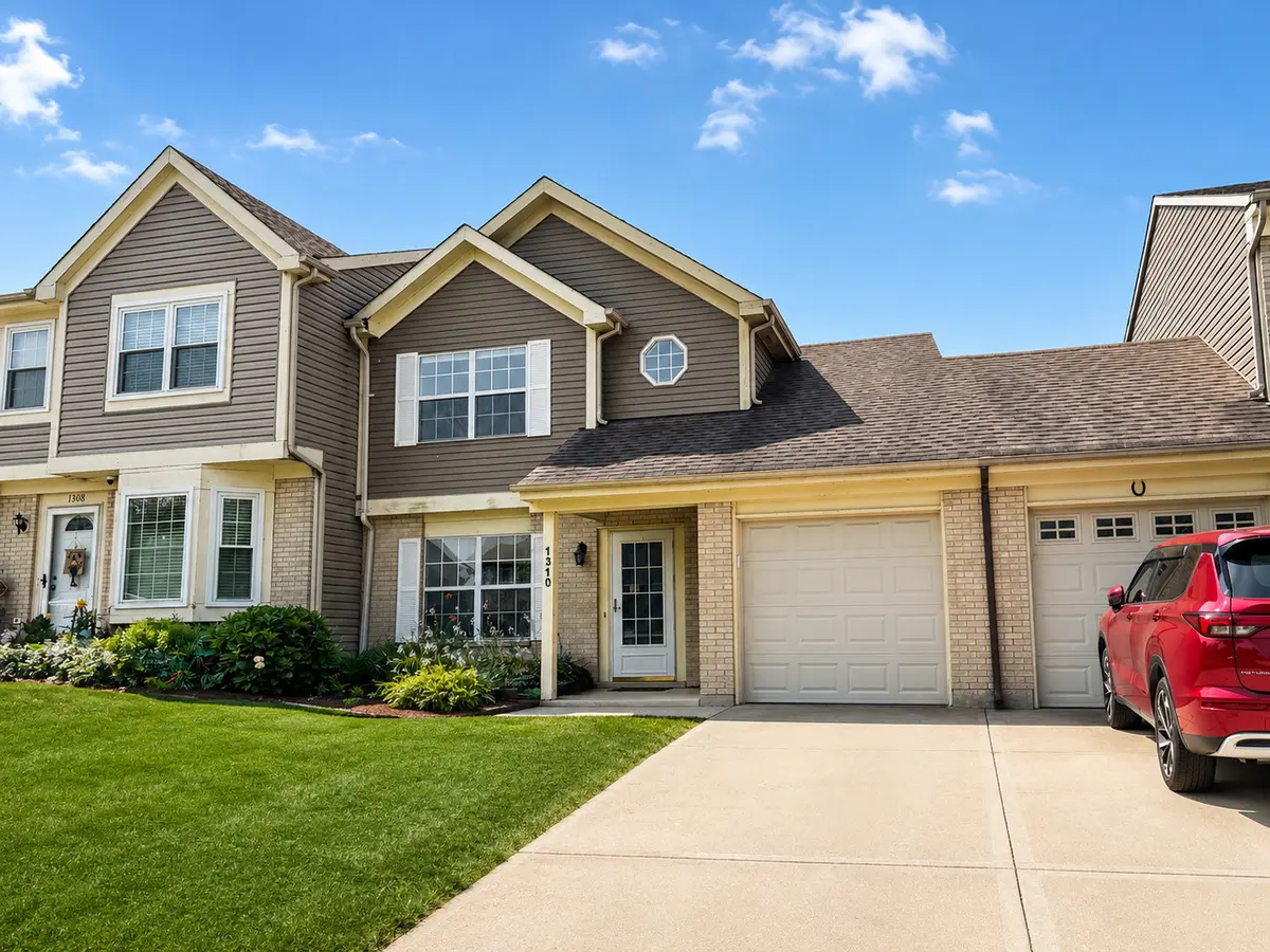 1310 Oriole TRL, Carol Stream, IL 60188