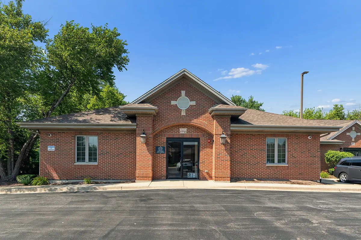 6705 Kingery HWY, Willowbrook, IL 60527