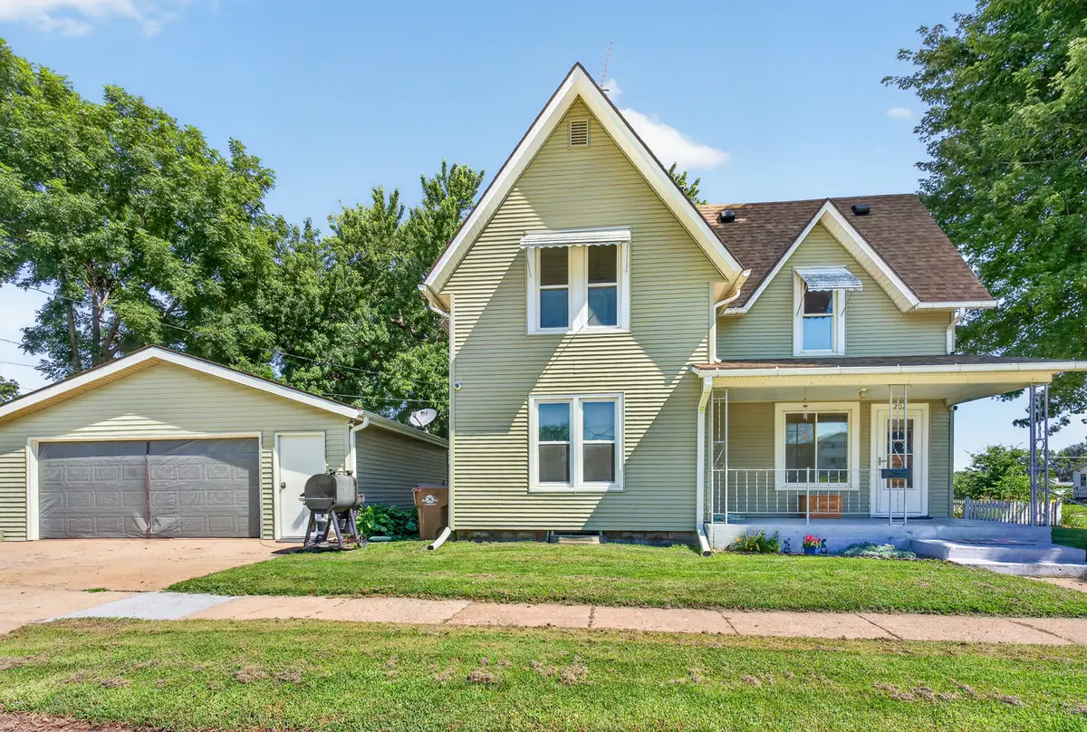 202 Apple ST W, Maquoketa, IA 52060