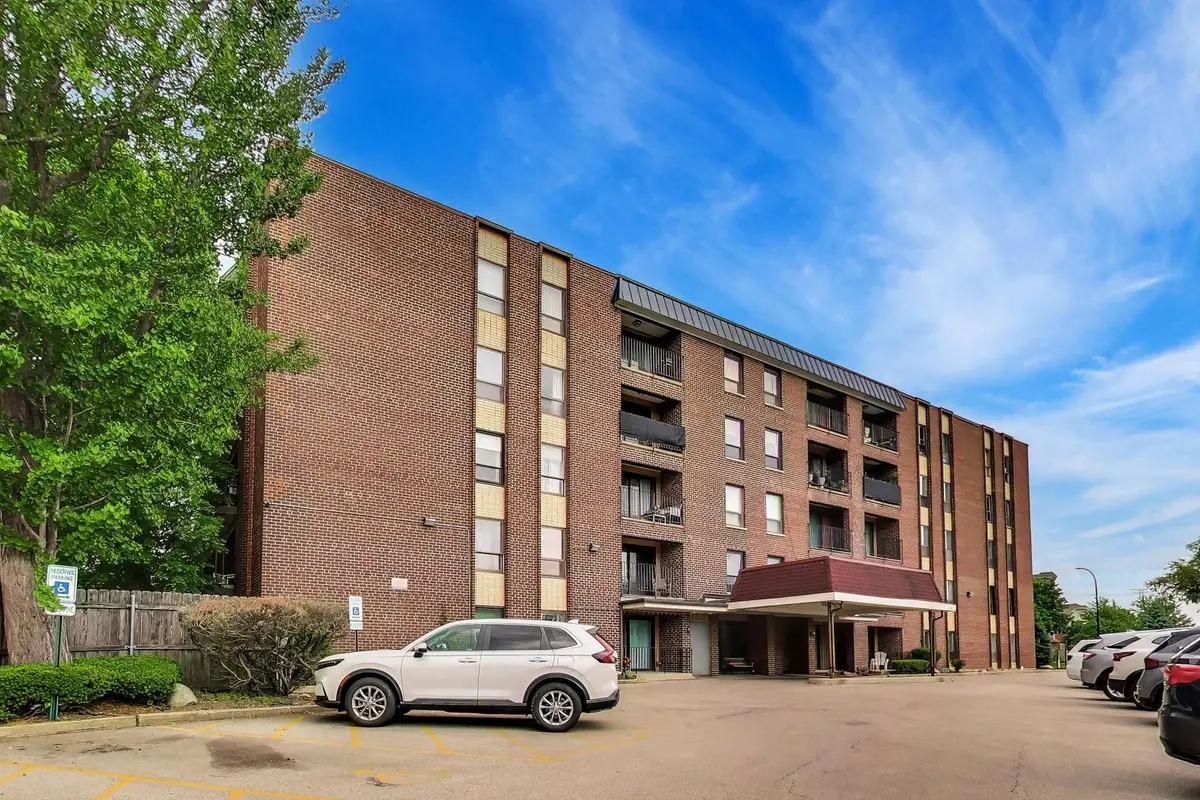 6330 Lincoln AVE #1A, Morton Grove, IL 60053