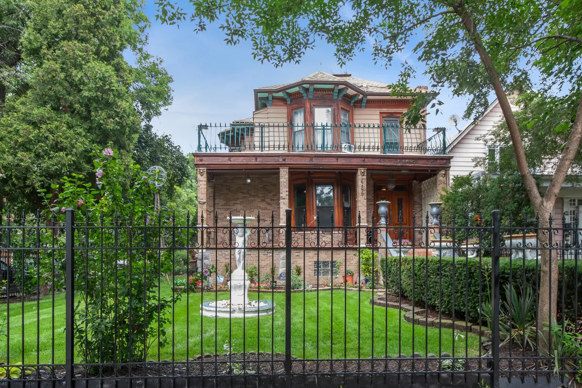 2656 W Logan BLVD, Chicago, IL 60647