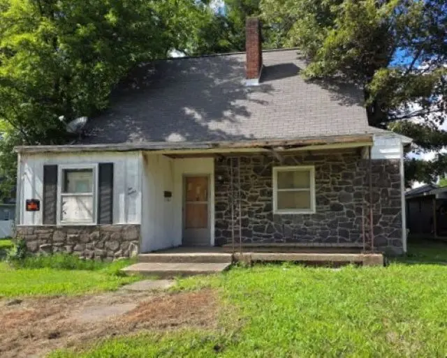 212 W McHaney ST, Harrisburg, IL 62946