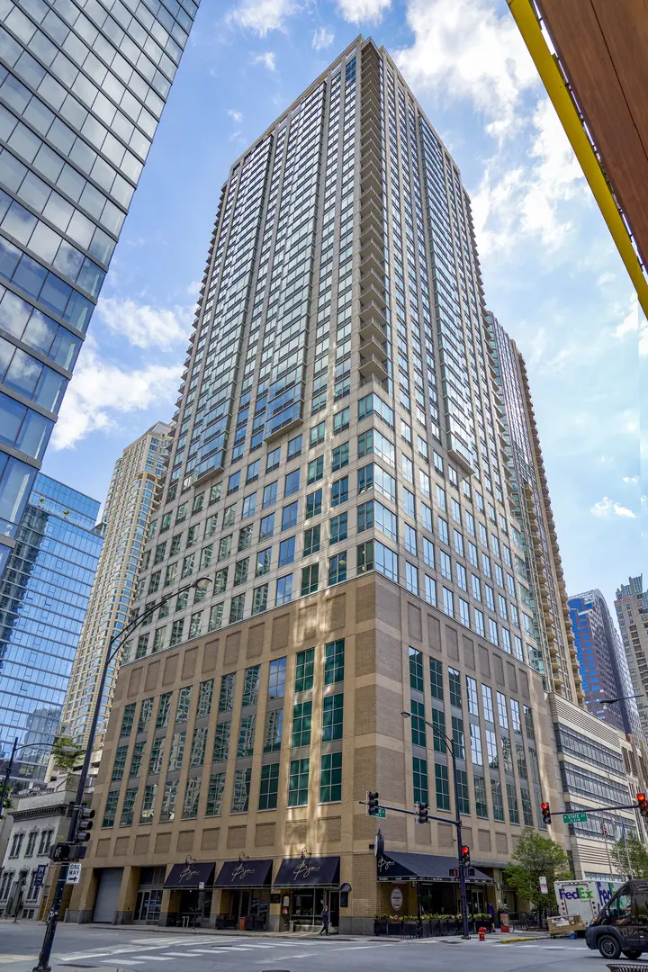 2 E ERIE AVE #1214, Chicago, IL 60611
