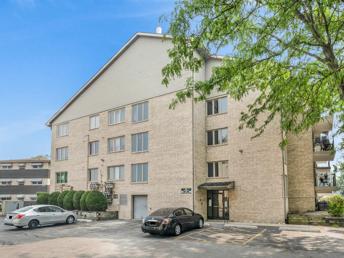 4530 W 93rd ST #2D, Oak Lawn, IL 60453