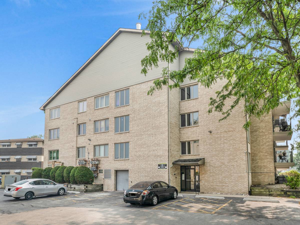 4530 W 93rd ST #2D, Oak Lawn, IL 60453