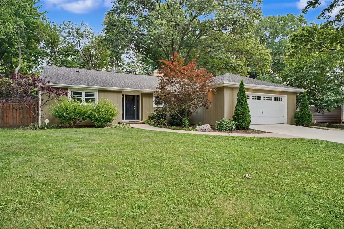 706 La Sell DR, Champaign, IL 61820