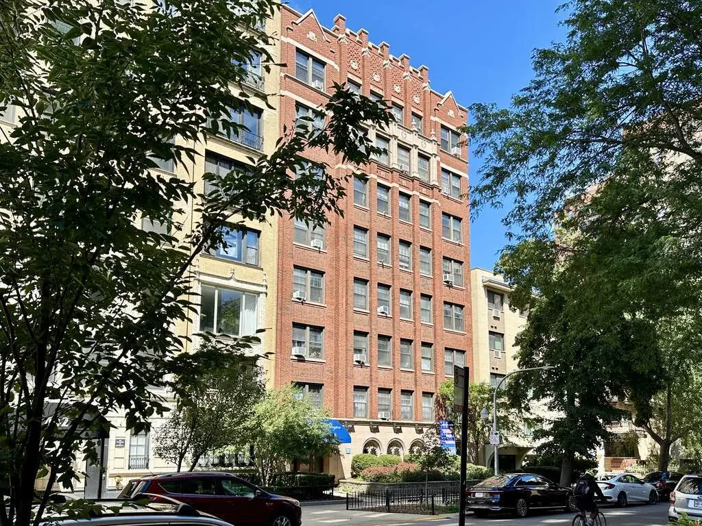 434 W Wellington AVE #606, Chicago, IL 60657
