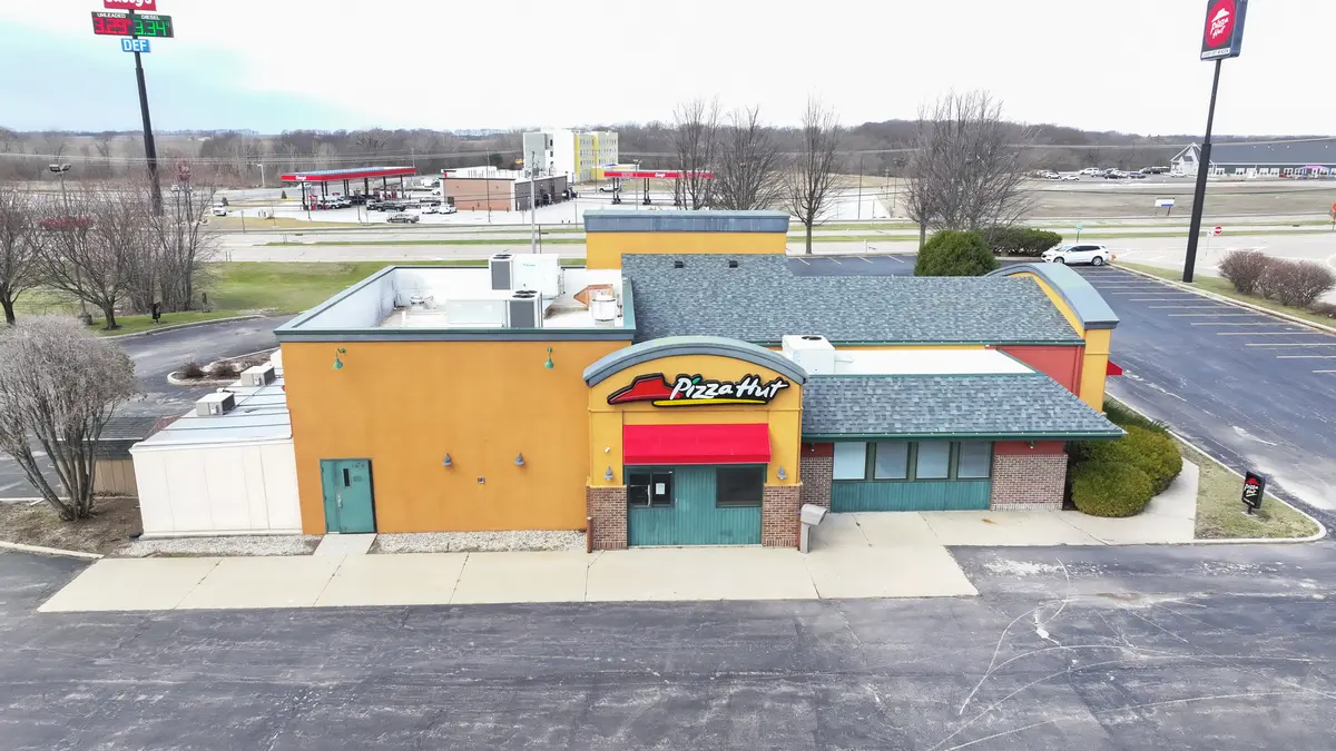 1740 S Galena AVE, Dixon, IL 61021