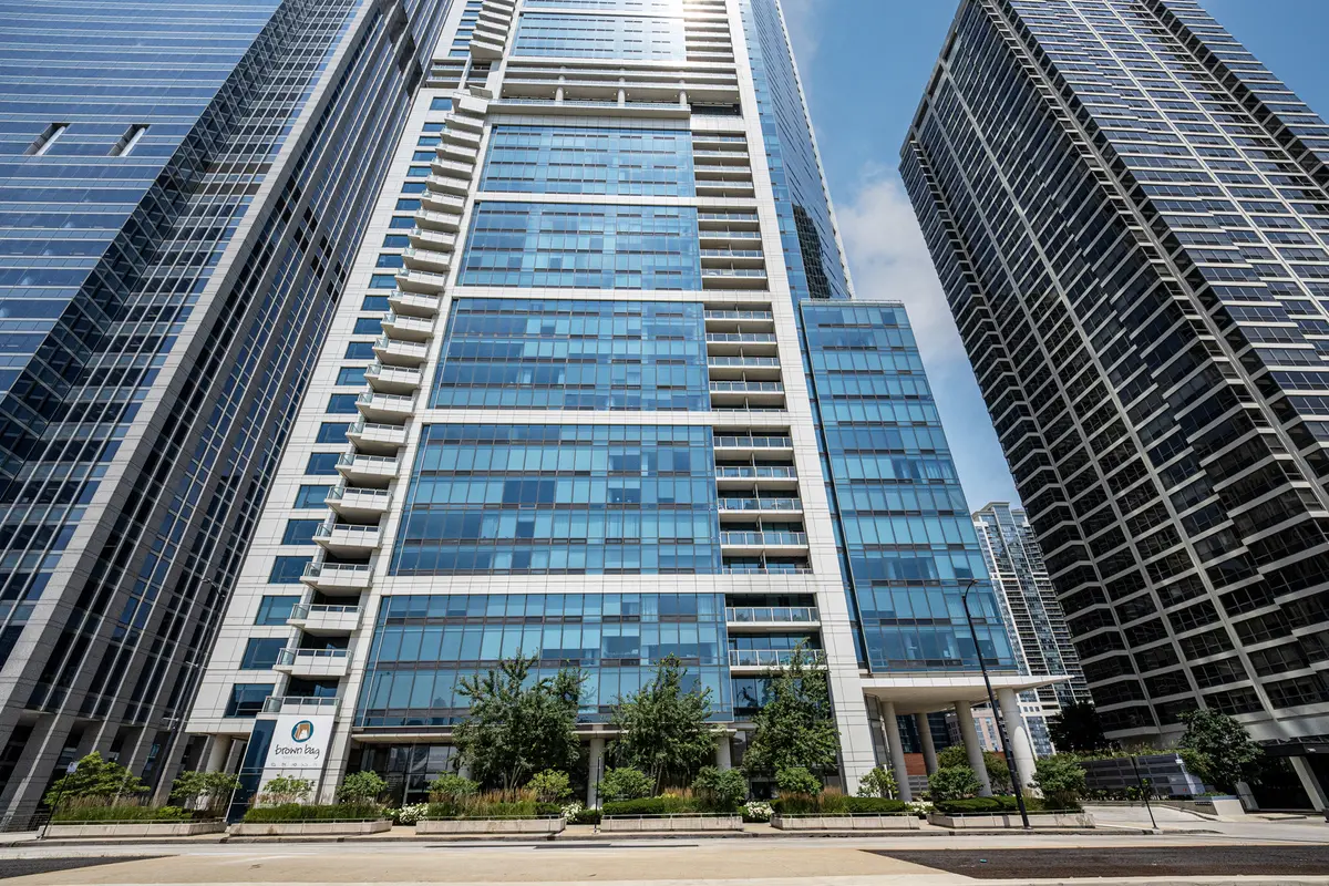 340 E RANDOLPH ST #4304, Chicago, IL 60601