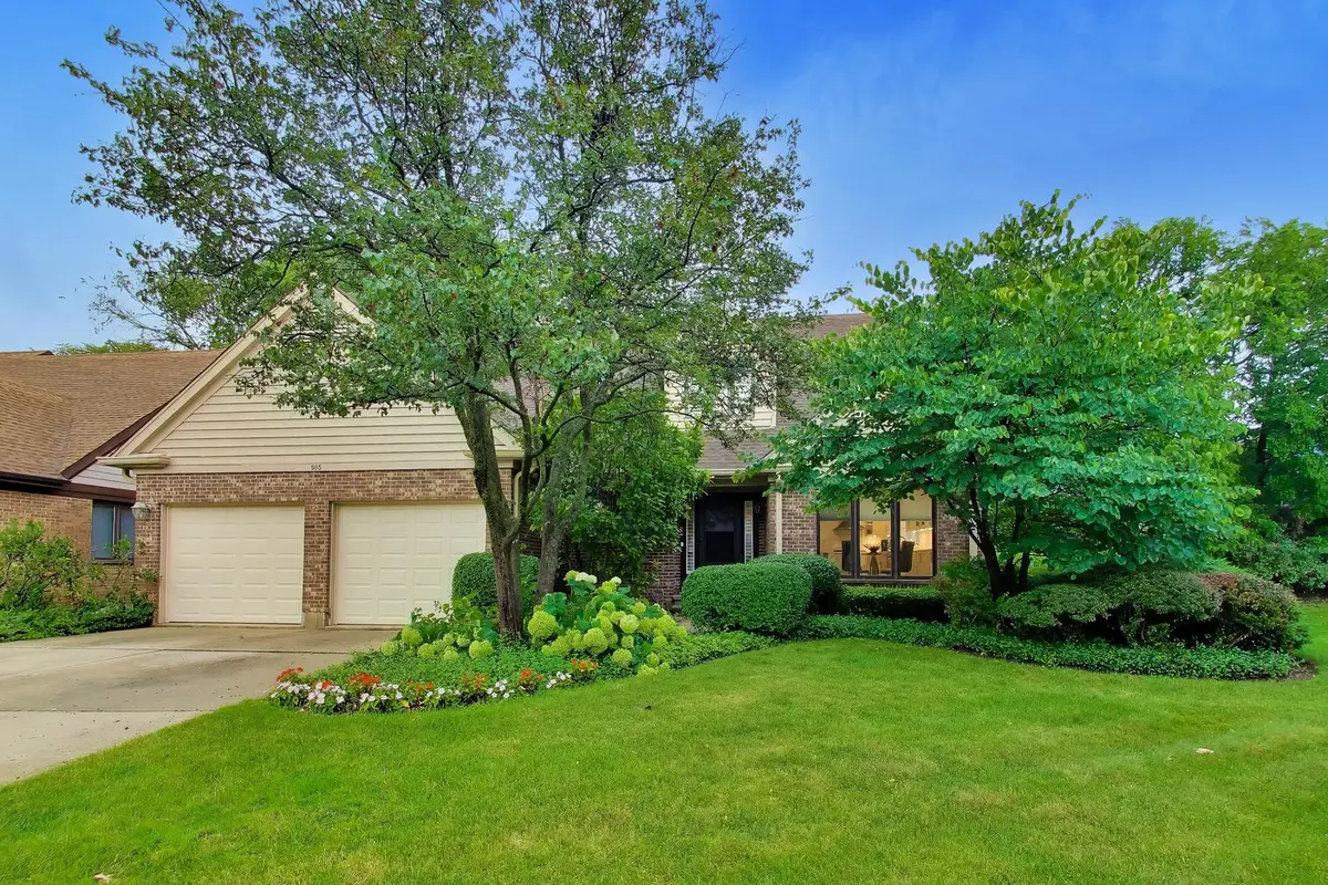 905 Villas CT, Highland Park, IL 60035