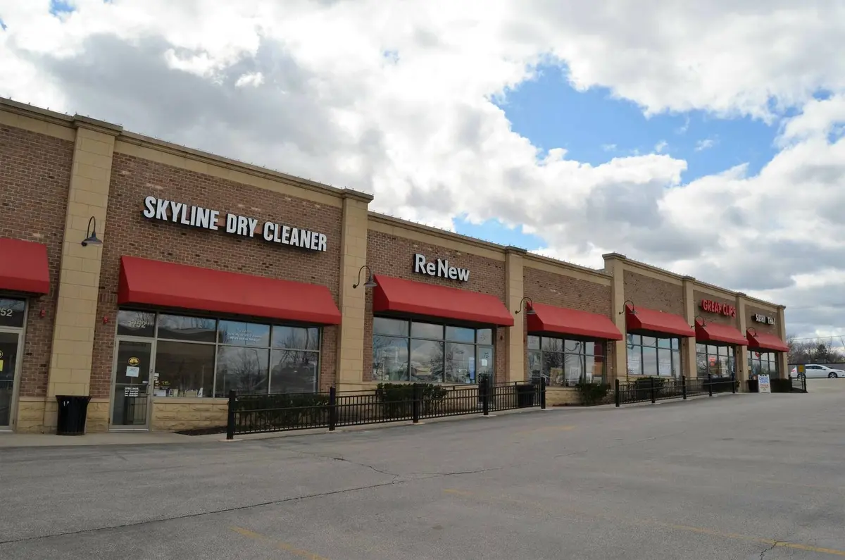 1758 N Milwaukee AVE #I, Libertyville, IL 60048