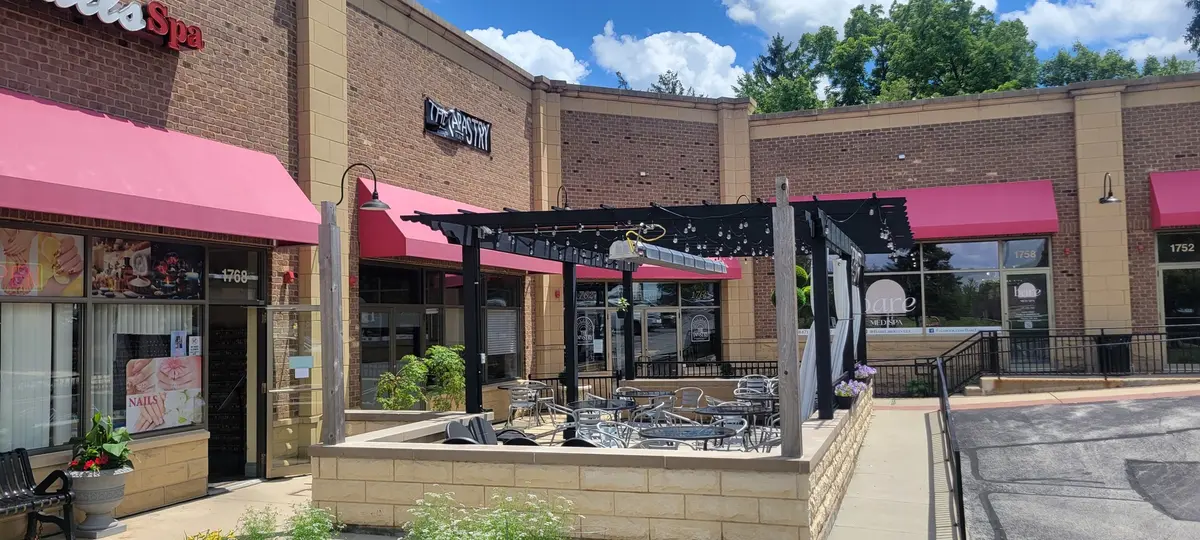 1762 N Milwaukee AVE, Libertyville, IL 60048