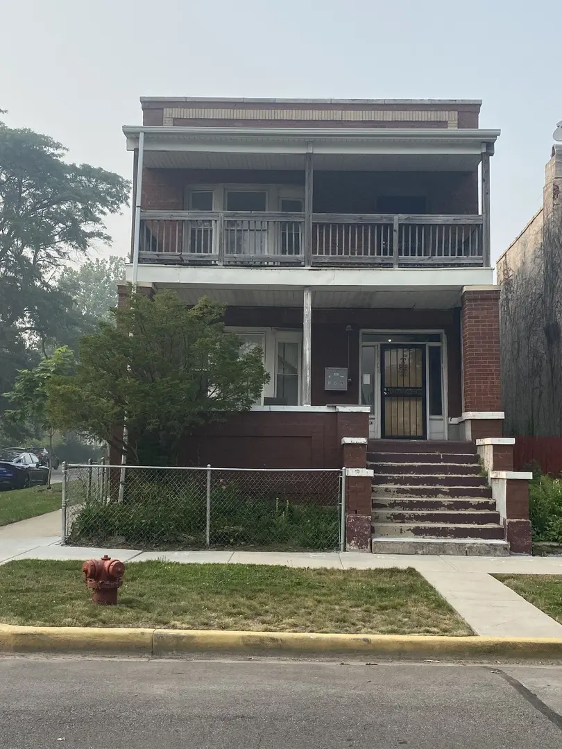 2704 E 77th ST #2, Chicago, IL 60649