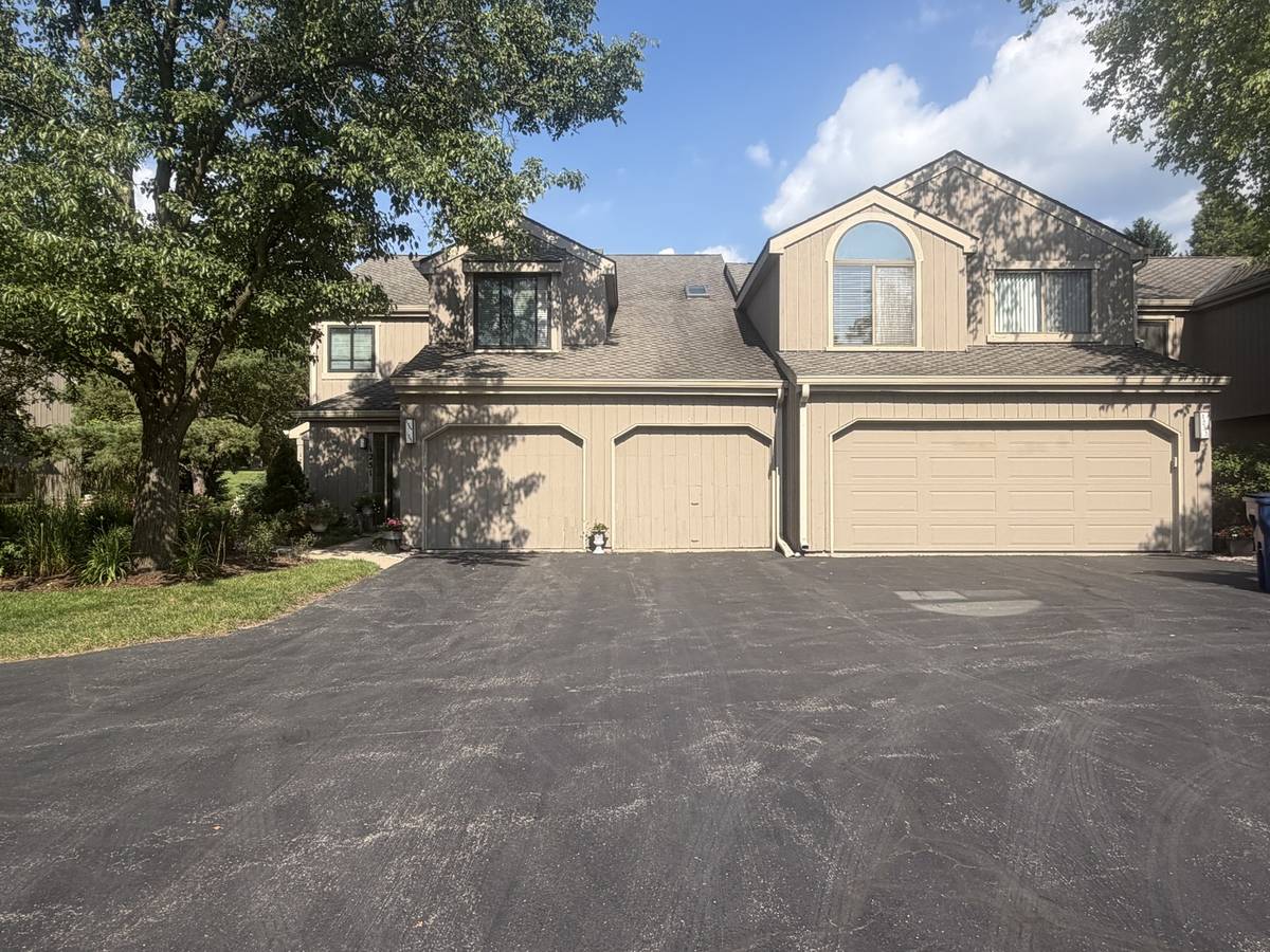 1249 Oak Hill RD #CONDO, Lake Barrington, IL 60010