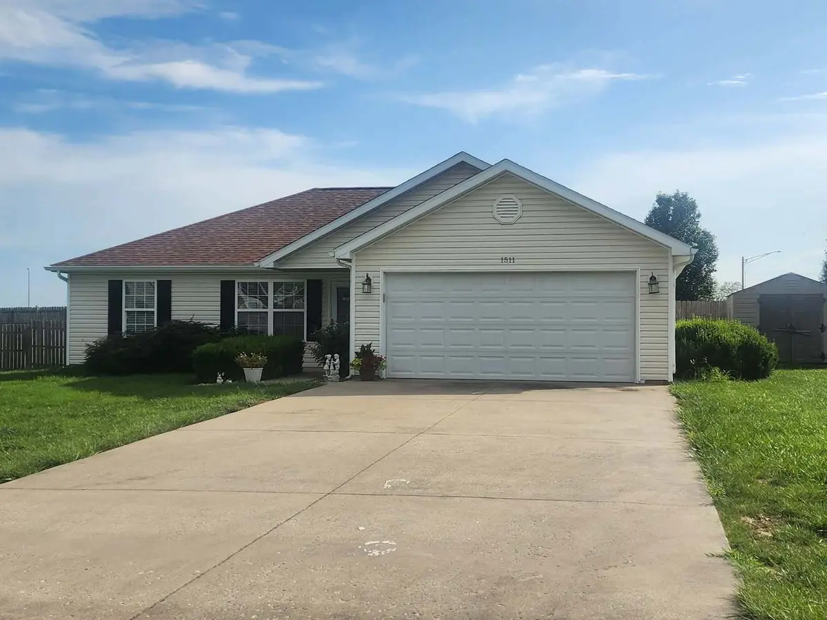 1511 Hawkeye CT, Carterville, IL 62918